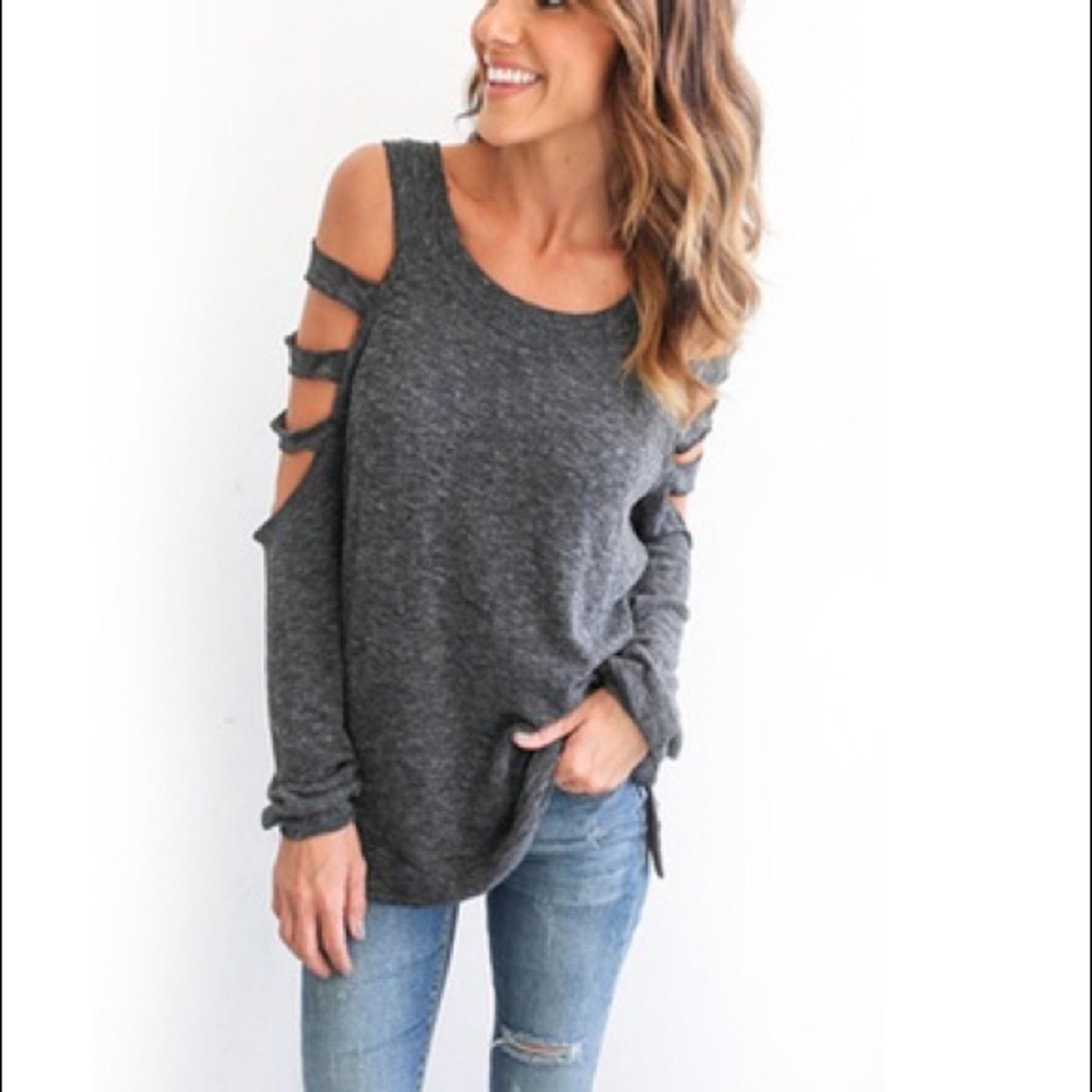 🔅NWOT Gray Leo Rosi Cut Out Top